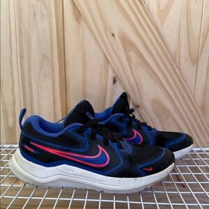 Nike Kids Black and blue Sneakers